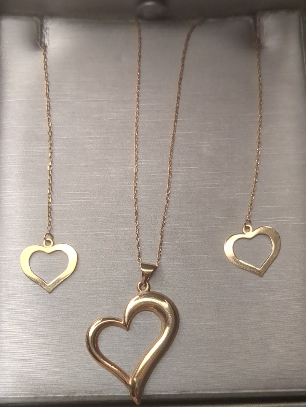 🥳Zales 10k Real  Gold Heart Necklace and Heart Drop Earrings Set